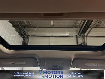 2018 GMC Sierra 1500 SLT 4x4   - Photo 12 - Saint Cloud, MN 56301