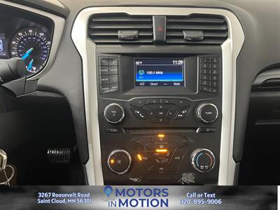 2015 Ford Fusion SE AWD   - Photo 13 - Saint Cloud, MN 56301