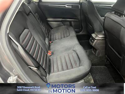 2015 Ford Fusion SE AWD   - Photo 16 - Saint Cloud, MN 56301