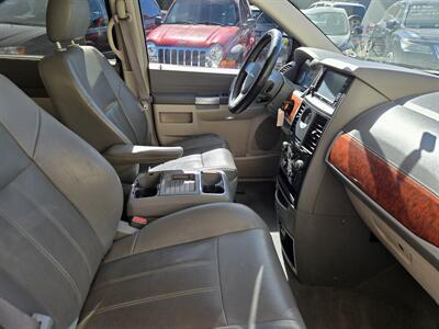 2008 Chrysler Town & Country Touring   - Photo 9 - Cottonwood, AZ 86326