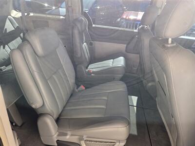 2008 Chrysler Town & Country Touring   - Photo 7 - Cottonwood, AZ 86326