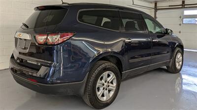 2016 Chevrolet Traverse LS   - Photo 4 - Cottonwood, AZ 86326