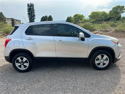 2017 Chevrolet Trax LS   - Photo 2 - Cottonwood, AZ 86326