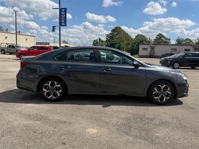 2019 Kia Forte FE - Photo 8 - Houston, TX 77070