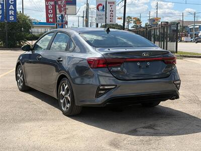 2019 Kia Forte FE - Photo 5 - Houston, TX 77070