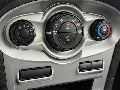 2014 Ford Fiesta SE   - Photo 18 - Houston, TX 77070