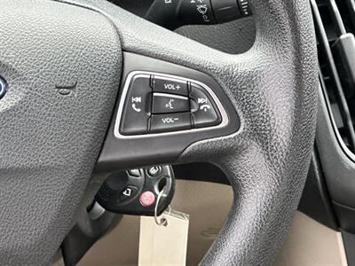 2016 Ford Focus SE   - Photo 12 - Houston, TX 77070