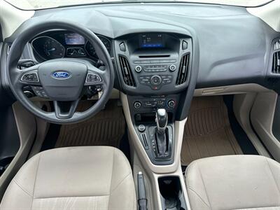 2016 Ford Focus SE   - Photo 8 - Houston, TX 77070