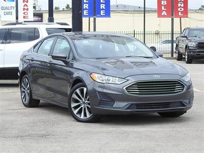 2020 Ford Fusion SE   - Photo 2 - Houston, TX 77070