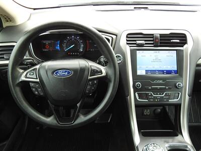 2020 Ford Fusion SE   - Photo 11 - Houston, TX 77070