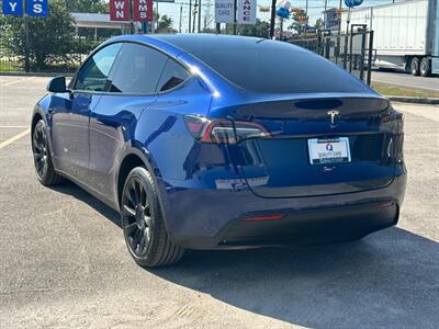 2022 Tesla Model Y Long Range   - Photo 5 - Houston, TX 77070