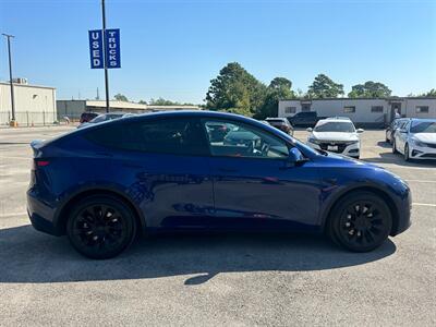 2022 Tesla Model Y Long Range   - Photo 7 - Houston, TX 77070