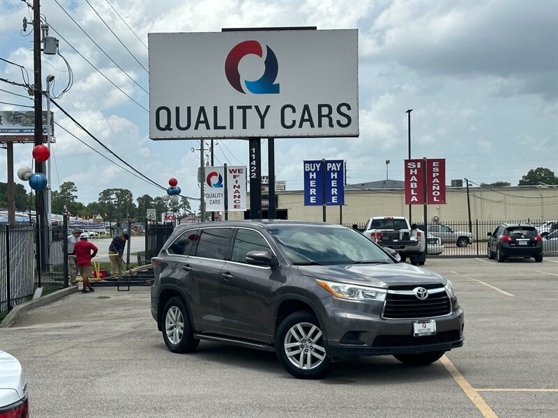2014 Toyota Highlander LE  