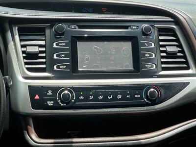 2014 Toyota Highlander LE   - Photo 15 - Houston, TX 77070