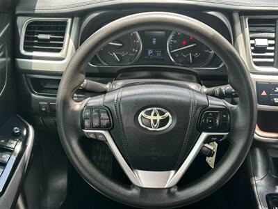 2014 Toyota Highlander LE   - Photo 11 - Houston, TX 77070