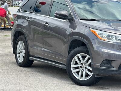 2014 Toyota Highlander LE   - Photo 3 - Houston, TX 77070