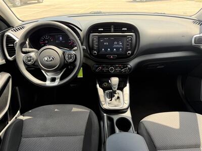 2021 Kia Soul LX - Photo 10 - Houston, TX 77070