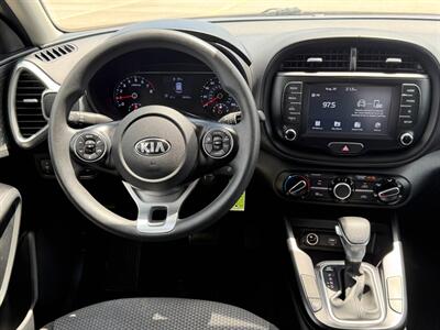 2021 Kia Soul LX - Photo 12 - Houston, TX 77070