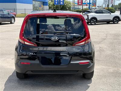 2021 Kia Soul LX - Photo 4 - Houston, TX 77070