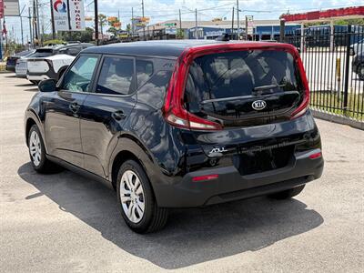 2021 Kia Soul LX - Photo 3 - Houston, TX 77070