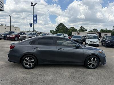 2021 Kia Forte LXS - Photo 9 - Houston, TX 77070