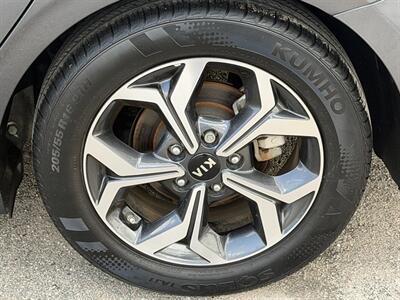2021 Kia Forte LXS - Photo 11 - Houston, TX 77070