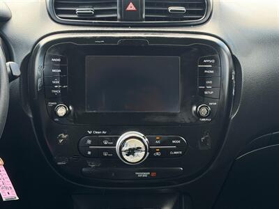 2018 Kia Soul + - Photo 18 - Houston, TX 77070