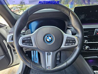 2022 BMW 5 Series 530e   - Photo 32 - Oceanside, CA 92054