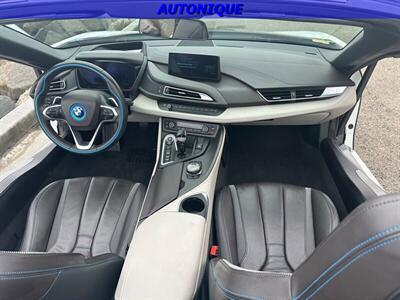 2019 BMW i8 ROADSTER   - Photo 15 - Oceanside, CA 92054