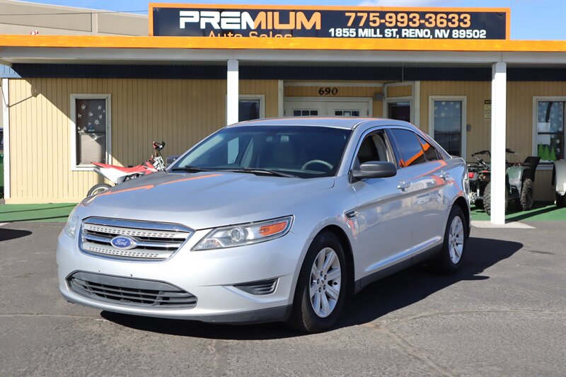 2012 Ford Taurus SE  