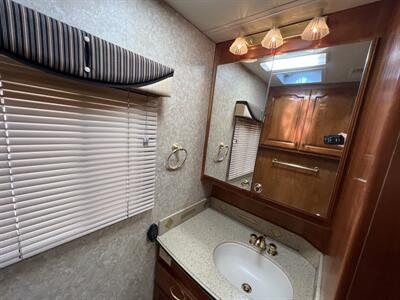 2005 Country Coach Allure 430 Alder Lake 400   - Photo 52 - Marana, AZ 85653