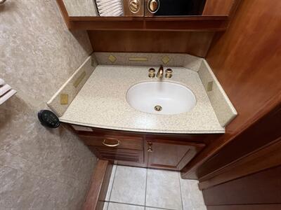 2005 Country Coach Allure 430 Alder Lake 400   - Photo 54 - Marana, AZ 85653