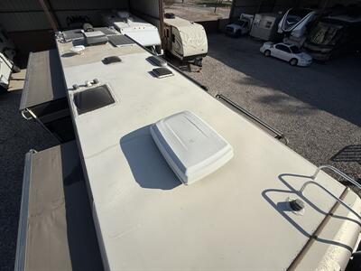 2005 Country Coach Allure 430 Alder Lake 400   - Photo 15 - Marana, AZ 85653