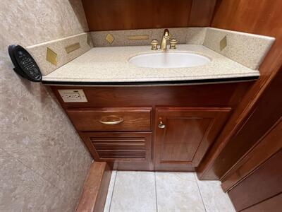 2005 Country Coach Allure 430 Alder Lake 400   - Photo 55 - Marana, AZ 85653