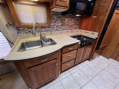 2005 Country Coach Allure 430 Alder Lake 400   - Photo 32 - Marana, AZ 85653