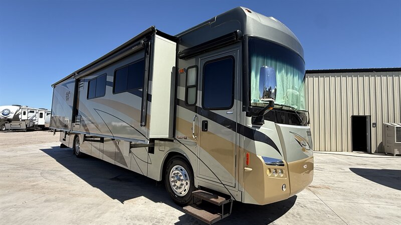 2008 Winnebago Tour 40WD  