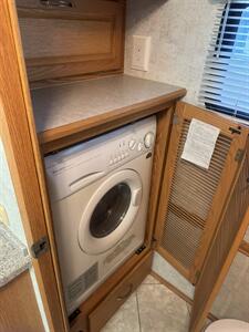 2005 Itasca Meridian 36G   - Photo 15 - Rillito, AZ 85654