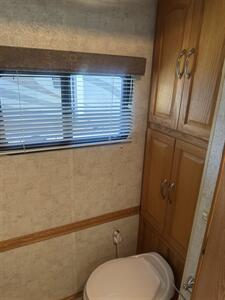 2005 Itasca Meridian 36G   - Photo 14 - Rillito, AZ 85654