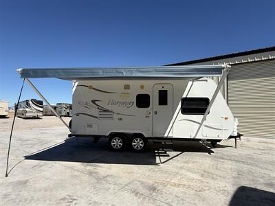 2011 Winnebago Harmony 21FBS - Photo 2 - Rillito, AZ 85654