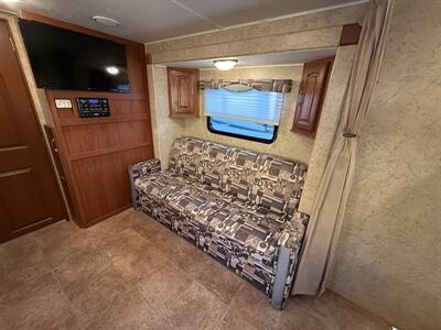 2011 Winnebago Harmony 21FBS - Photo 14 - Rillito, AZ 85654