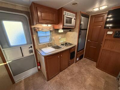 2011 Winnebago Harmony 21FBS - Photo 15 - Rillito, AZ 85654