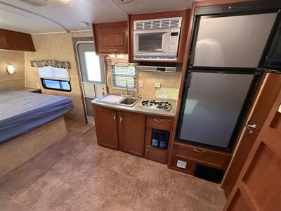 2011 Winnebago Harmony 21FBS - Photo 16 - Rillito, AZ 85654