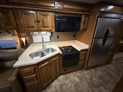 2013 Tiffin Allegro Red 34QFA   - Photo 38 - Marana, AZ 85653