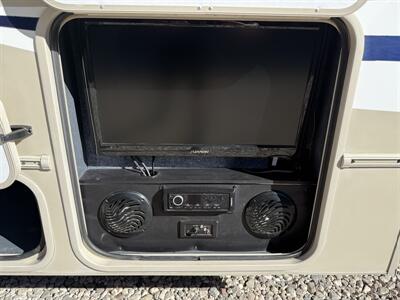 2015 COACHMEN LEPRECHAN 260DS   - Photo 5 - Marana, AZ 85653