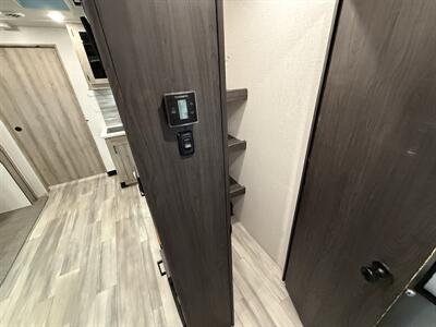 2022 Winnebago Voyage TT 2427RB   - Photo 28 - Rillito, AZ 85654