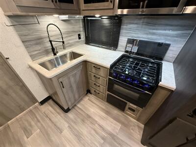 2022 Winnebago Voyage TT 2427RB   - Photo 43 - Rillito, AZ 85654