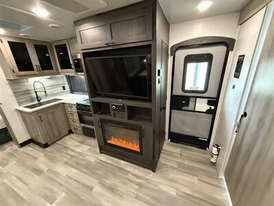 2022 Winnebago Voyage TT 2427RB   - Photo 29 - Rillito, AZ 85654