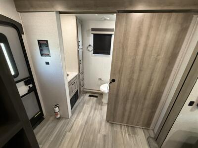 2022 Winnebago Voyage TT 2427RB   - Photo 65 - Rillito, AZ 85654