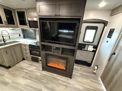 2022 Winnebago Voyage TT 2427RB   - Photo 34 - Rillito, AZ 85654