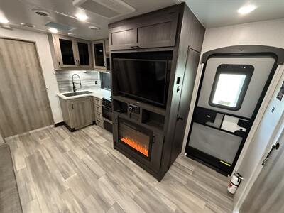 2022 Winnebago Voyage TT 2427RB   - Photo 16 - Rillito, AZ 85654